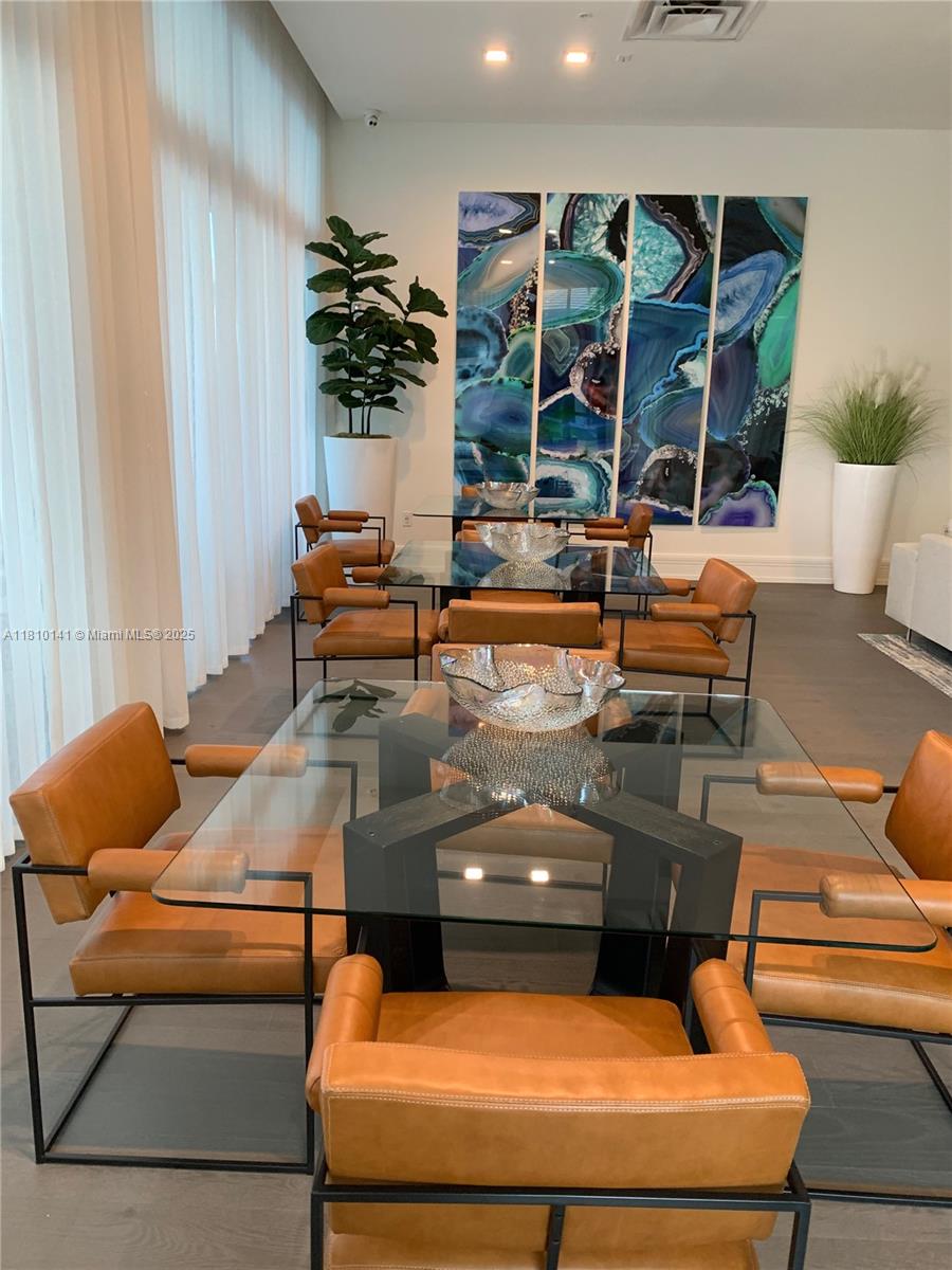 URBANA AT DORAL - Residential Lease