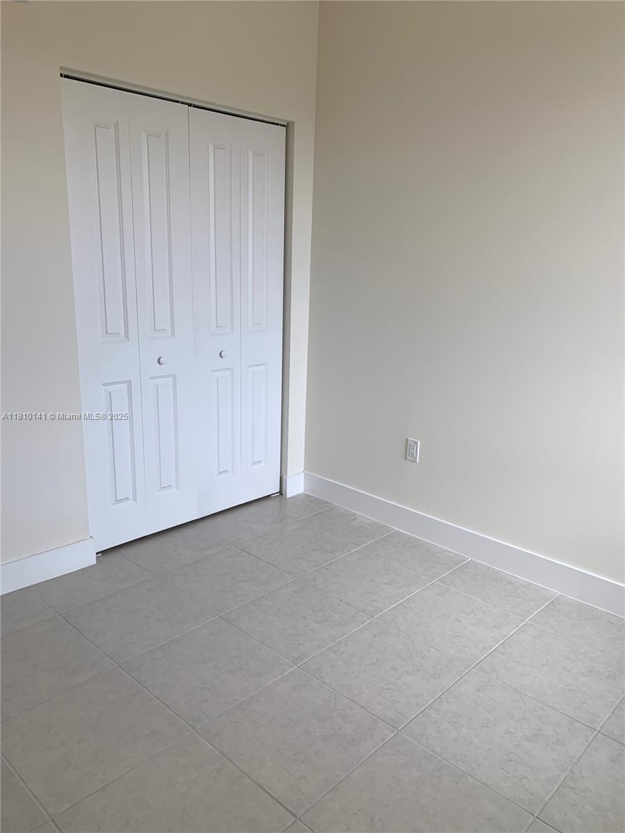 URBANA AT DORAL - Residential Lease