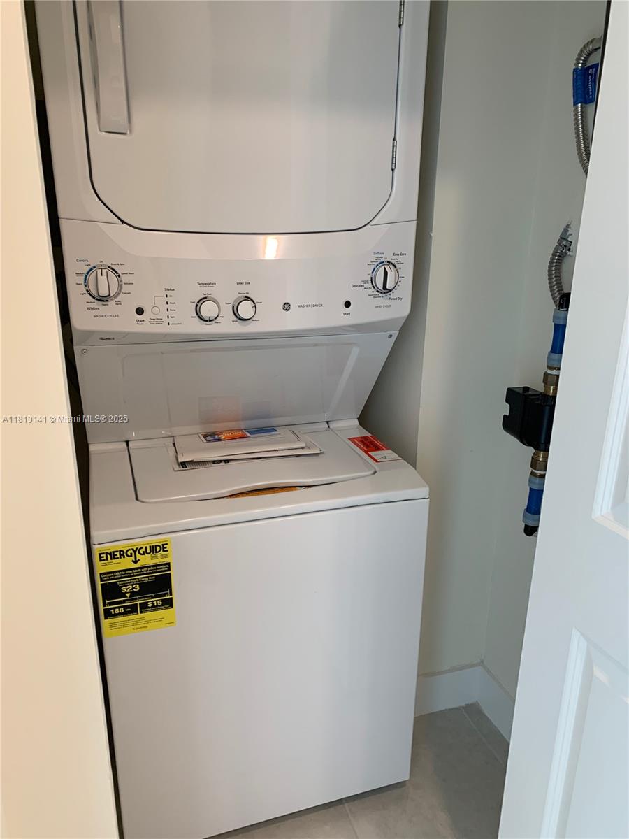 URBANA AT DORAL - Residential Lease