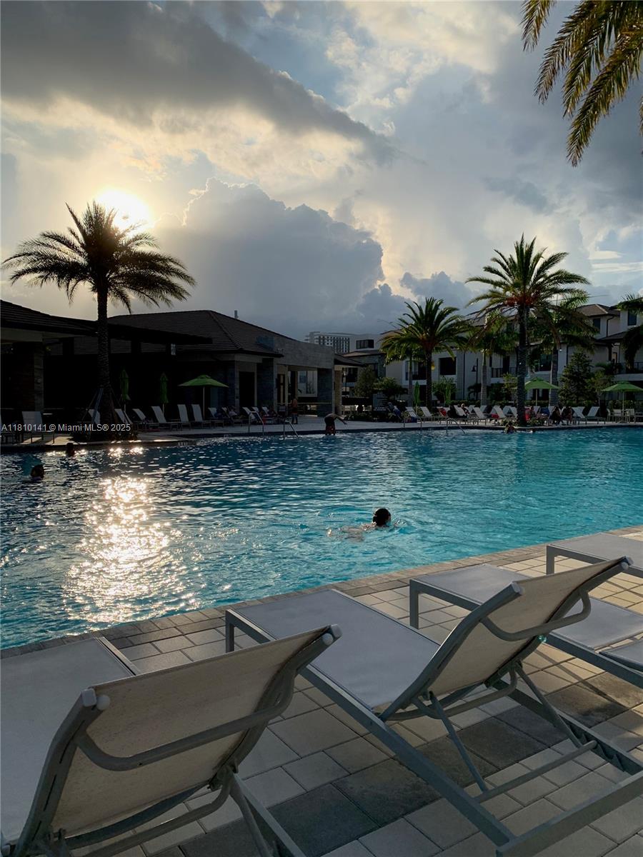 URBANA AT DORAL - Residential Lease