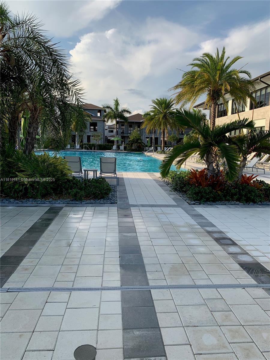 URBANA AT DORAL - Residential Lease
