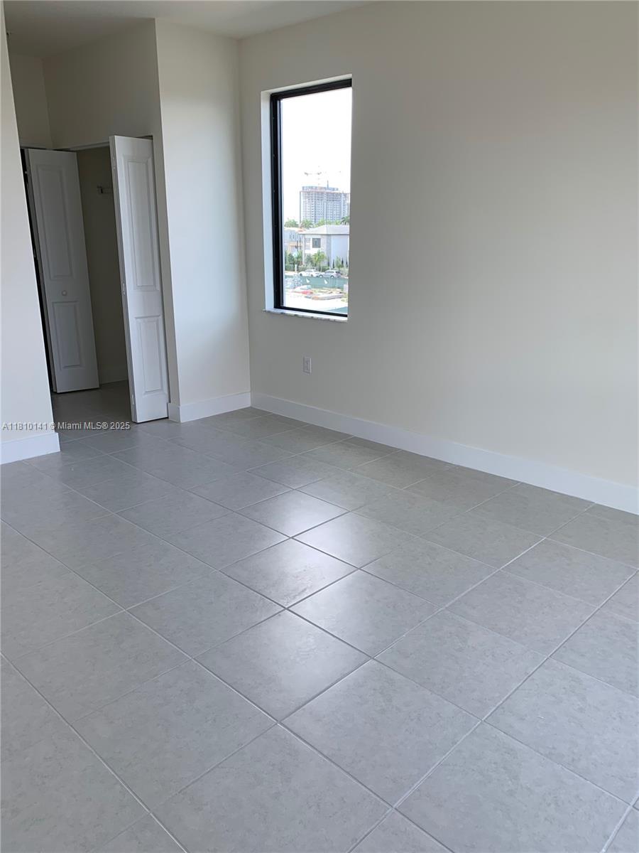URBANA AT DORAL - Residential Lease