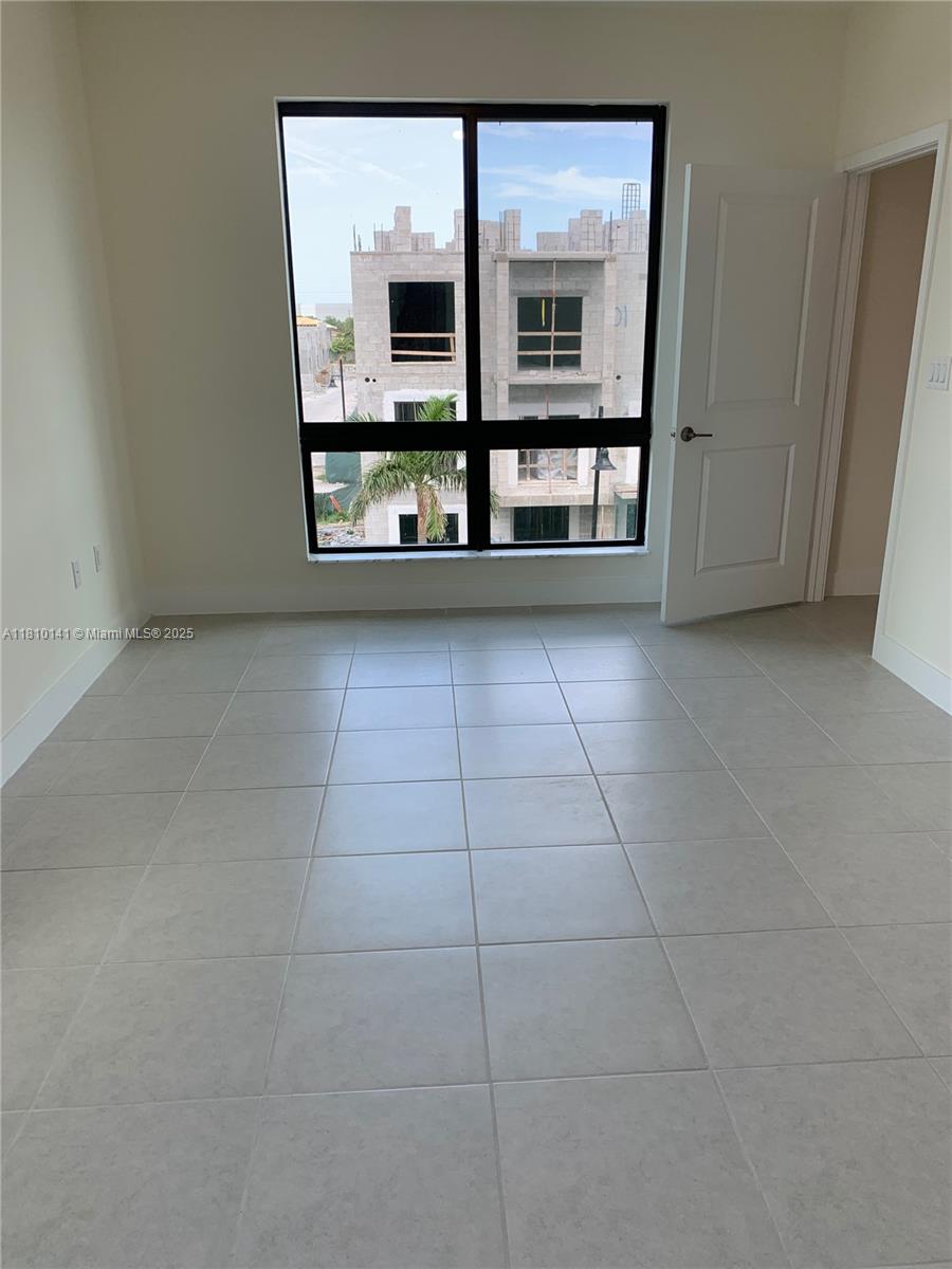 URBANA AT DORAL - Residential Lease