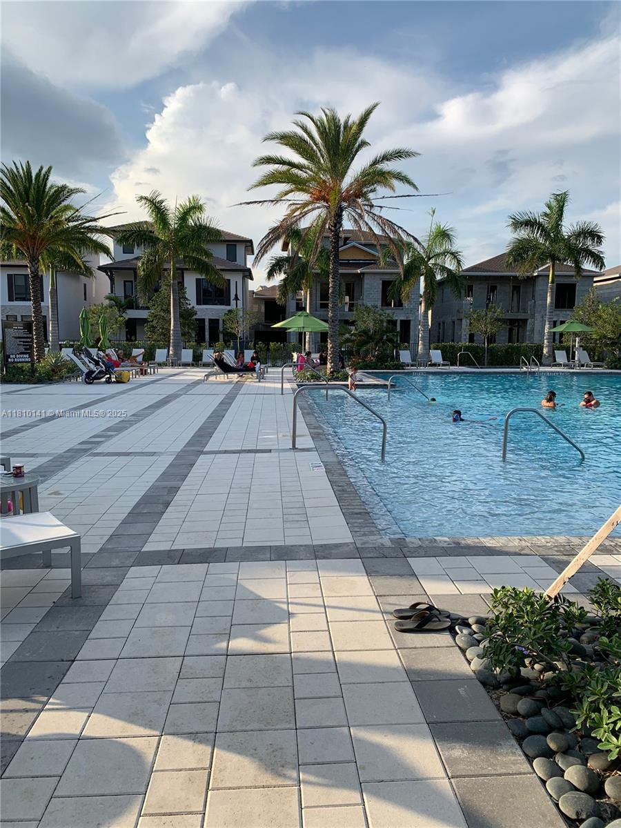 URBANA AT DORAL - Residential Lease