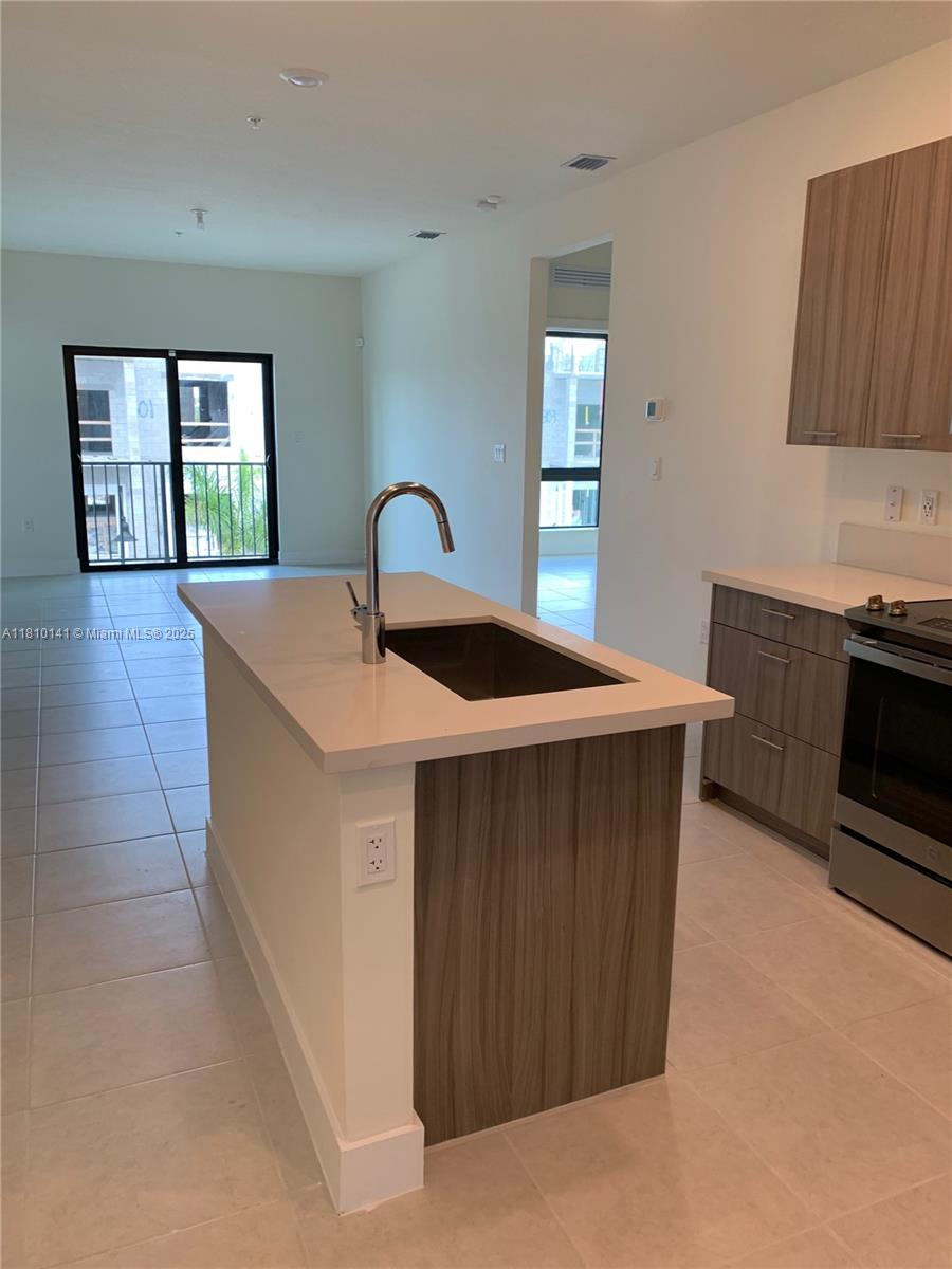 URBANA AT DORAL - Residential Lease