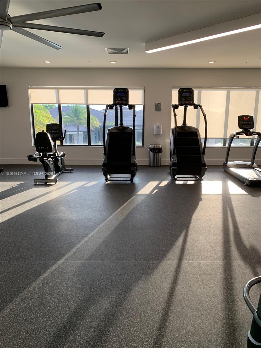 URBANA AT DORAL - Residential Lease