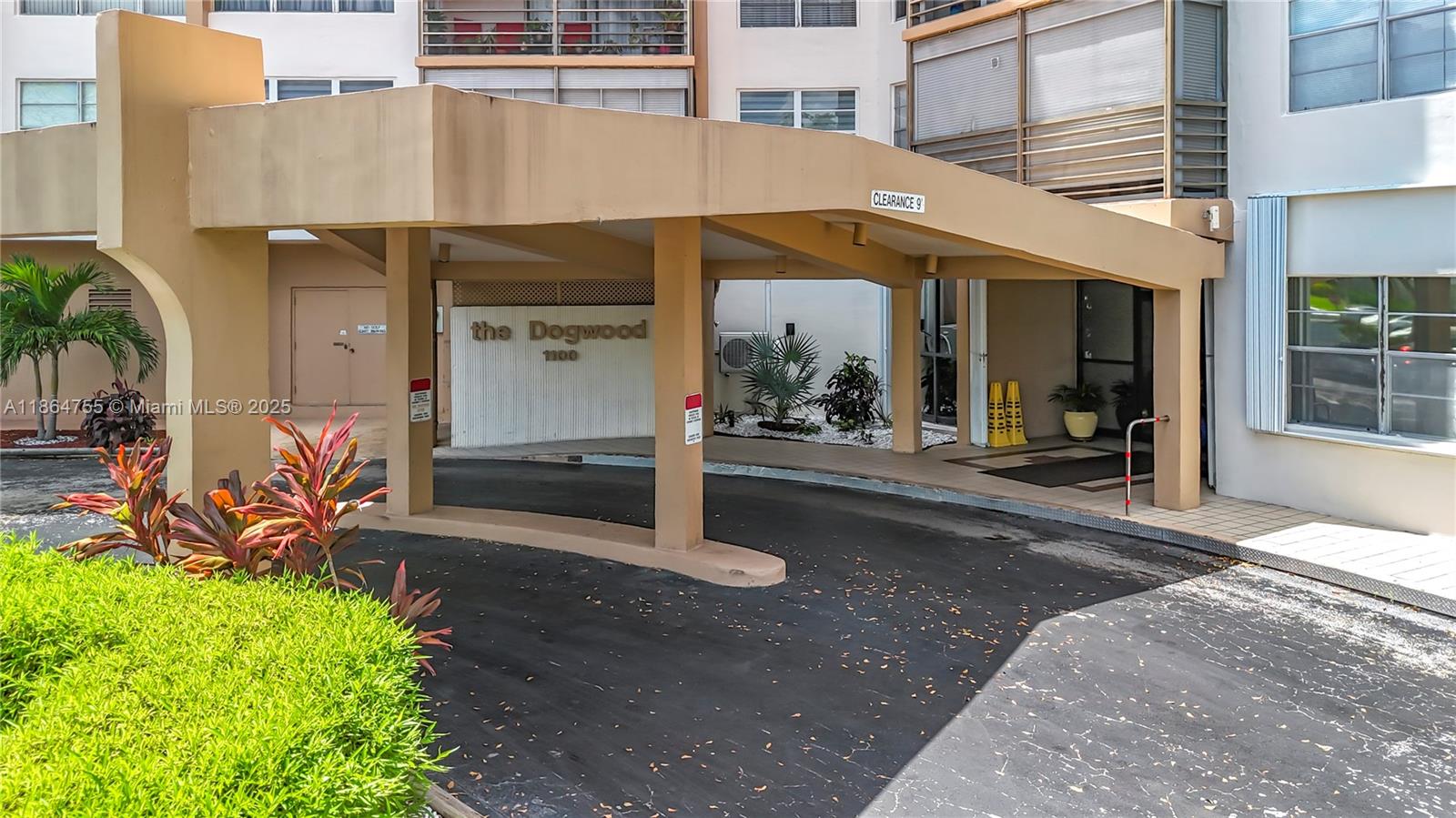 1100 Saint Charles Pl 219