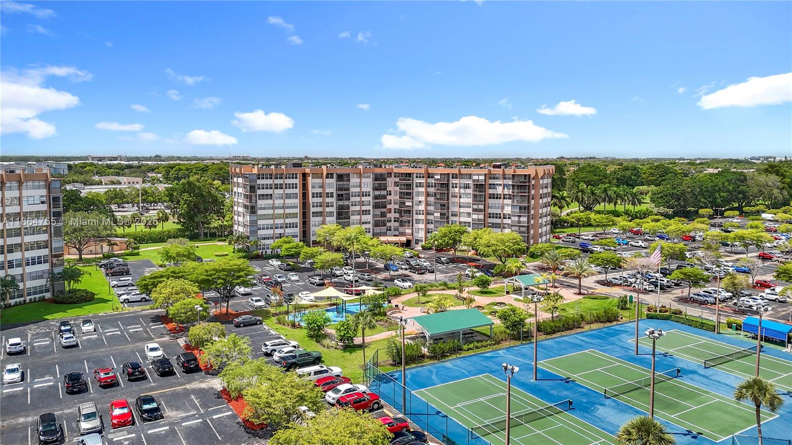 1100 Saint Charles Pl 219