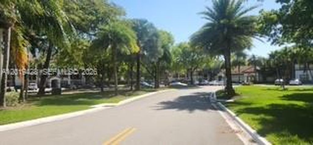 Photo of 610 S Park Rd #26-1, Hollywood, FL 33014 (MLS # A12019428)