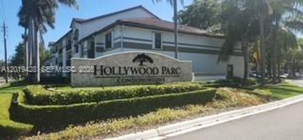 Photo of 610 S Park Rd #26-1, Hollywood, FL 33014 (MLS # A12019428)