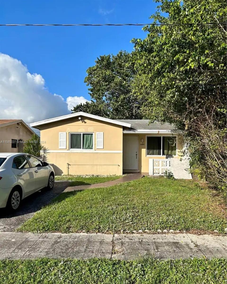 2/2 Baths NO HOA Make an offer this property is unique Half Duplex, Villa Style Home with Yard and No HOA Florida is ready for New Owner. BRING OFFER with proof of funds or conventional loan approval, This property won't last! Highly Motivated Seller Great starter home or down sizing home single story entry was fully renovated 5 years ago, Ready to move in,  Fruit Trees in yard, W/D in Unit, Near Highways, Central Location between Sawgrass Mall and Beach, International Airports near by and Cruise Ports Schedule your showing now Conventional Finance or Cash