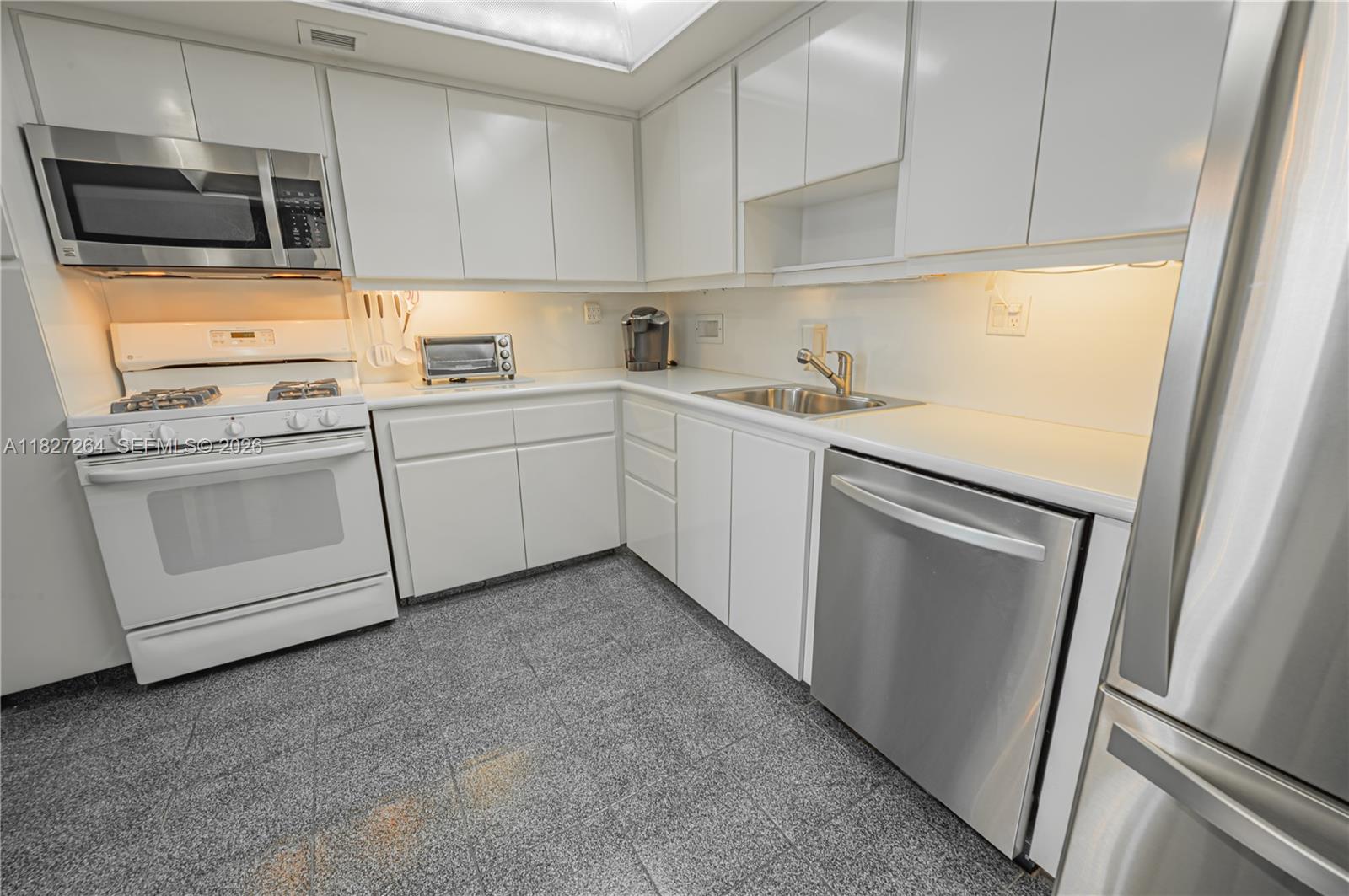 PARKER PLAZA CONDO ESTATE - Residential