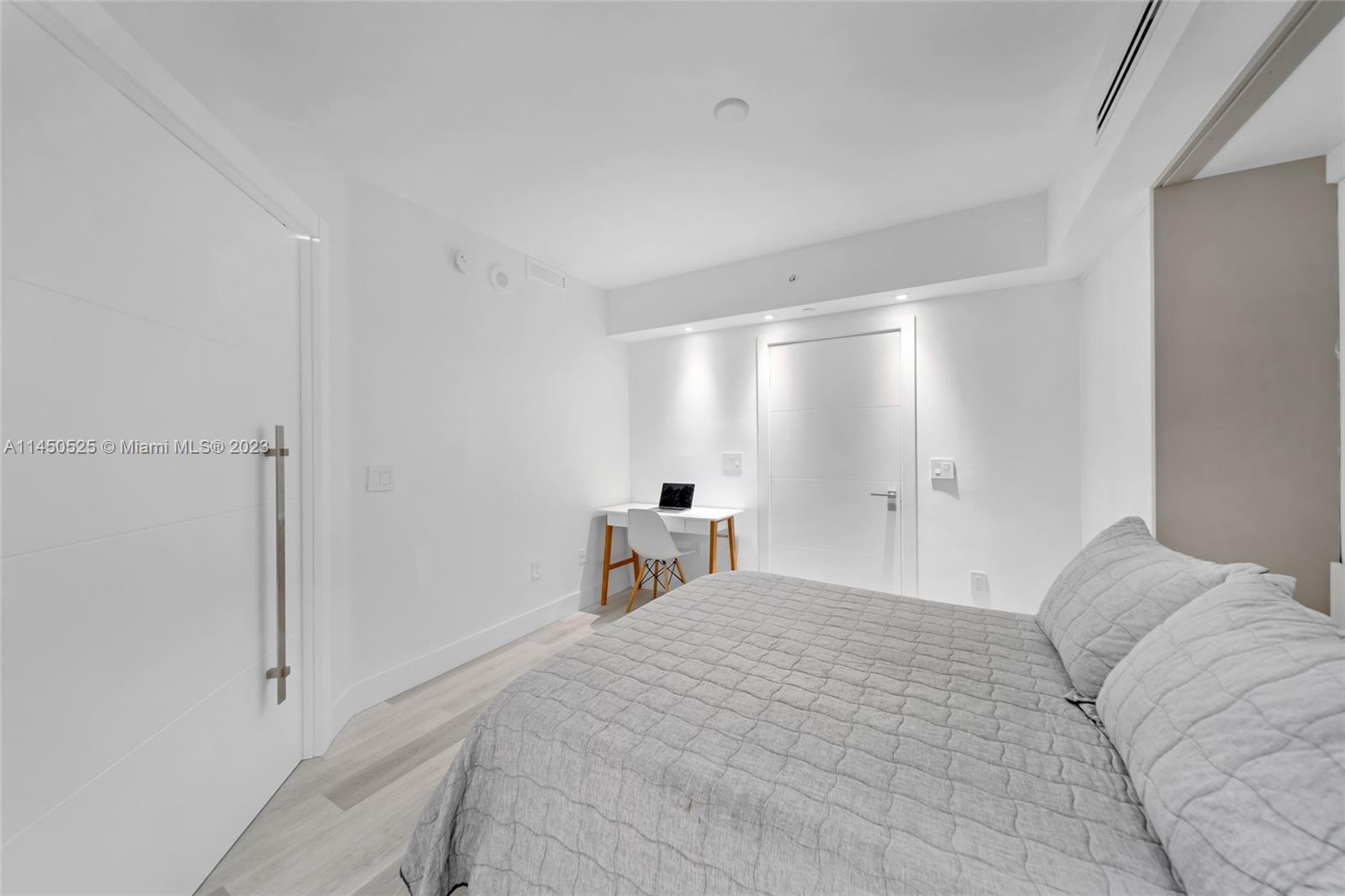 THE GRAND VENETIAN CONDO - Residential