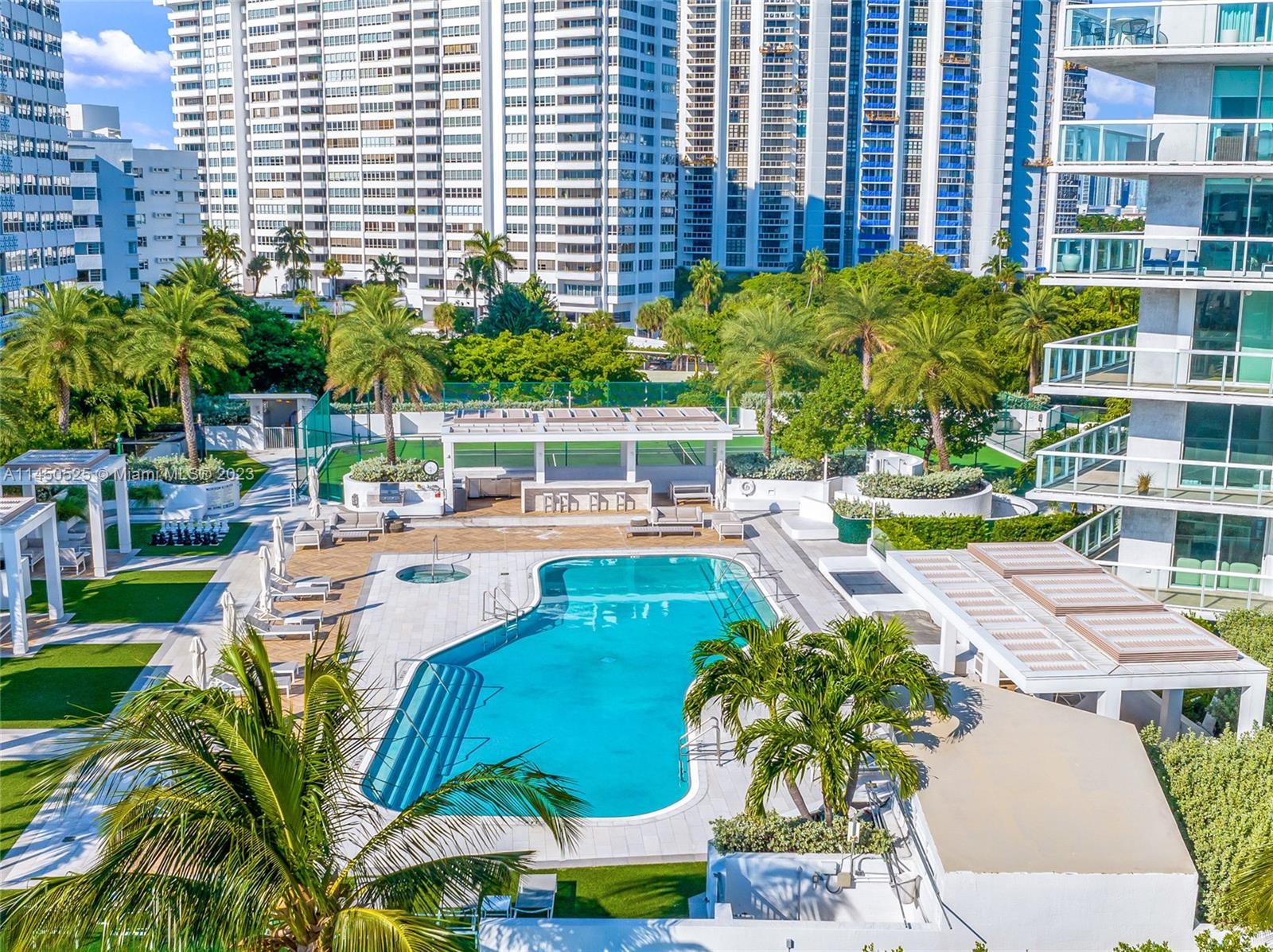 THE GRAND VENETIAN CONDO - Residential