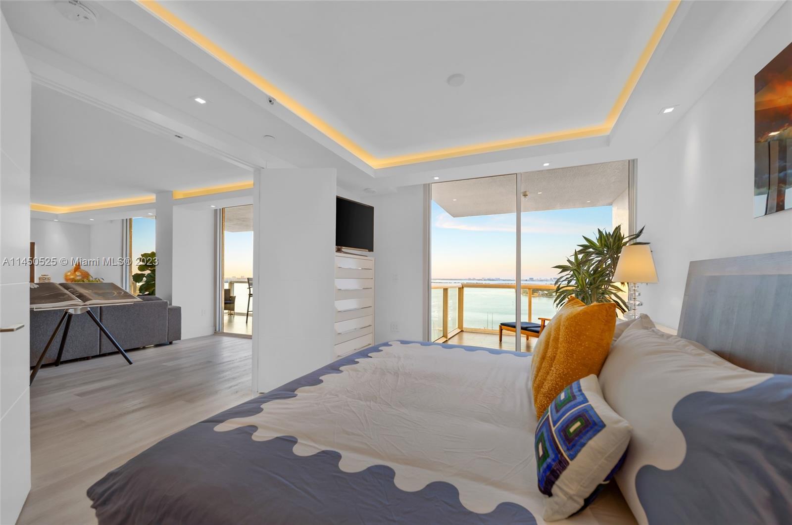 THE GRAND VENETIAN CONDO - Residential