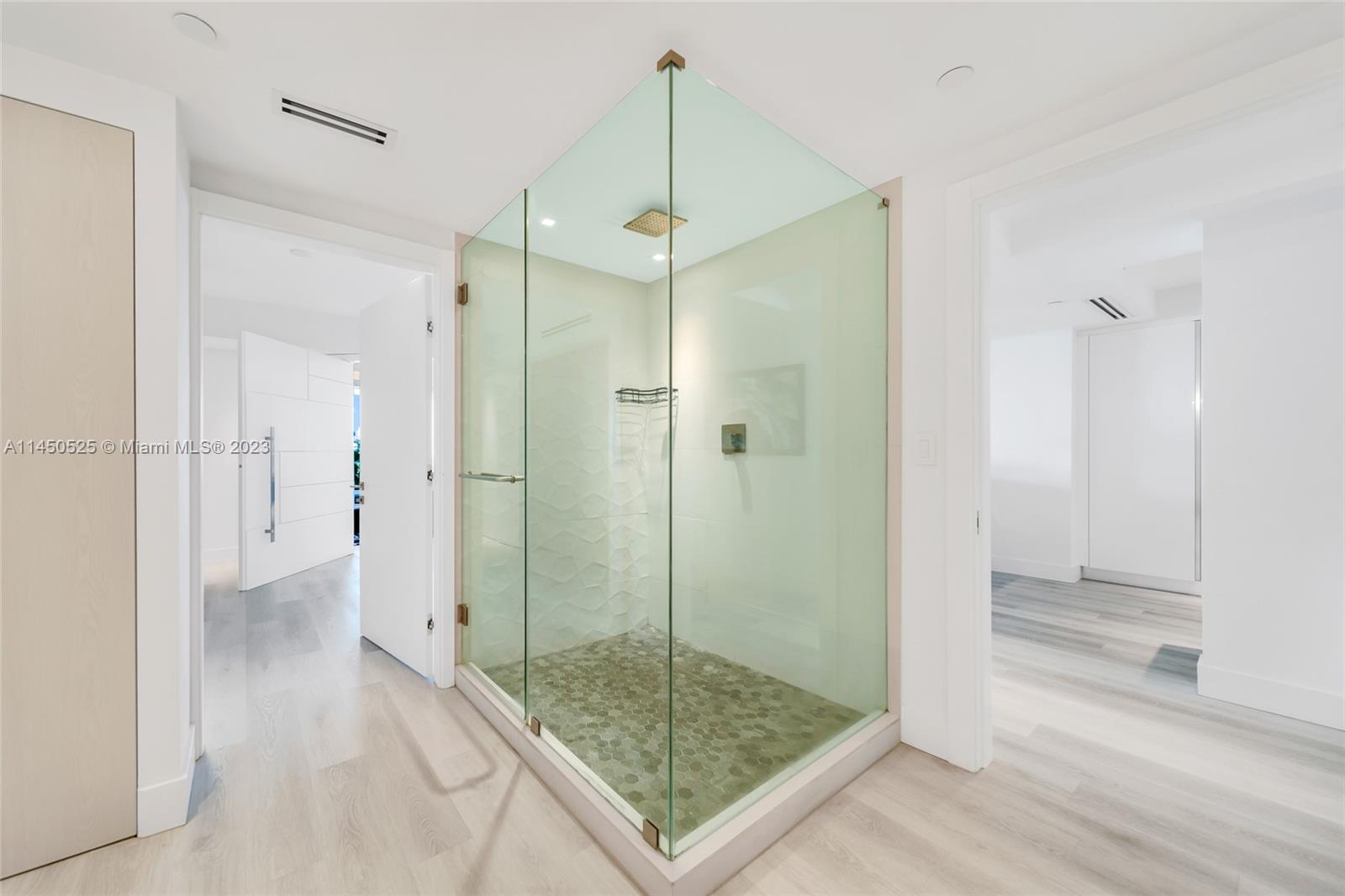 THE GRAND VENETIAN CONDO - Residential