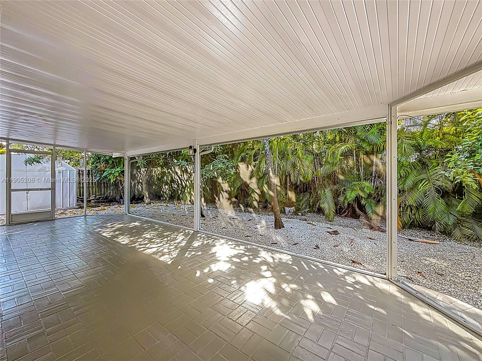 COUNTRY LAKE MANORS SEC 3 - Residential Lease