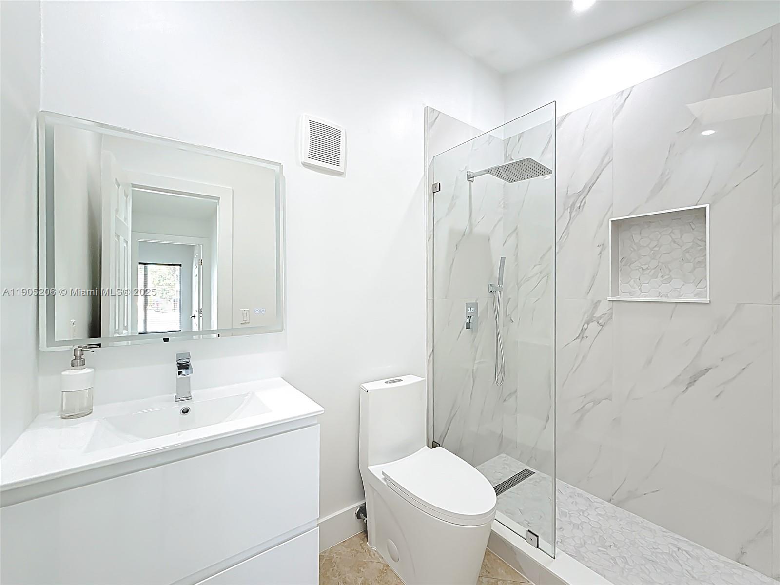 COUNTRY LAKE MANORS SEC 3 - Residential Lease