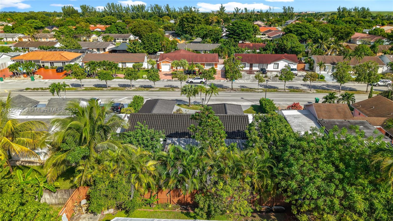 COUNTRY LAKE MANORS SEC 3 - Residential Lease