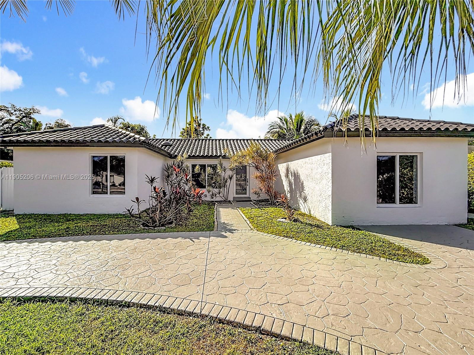 COUNTRY LAKE MANORS SEC 3 - Residential Lease