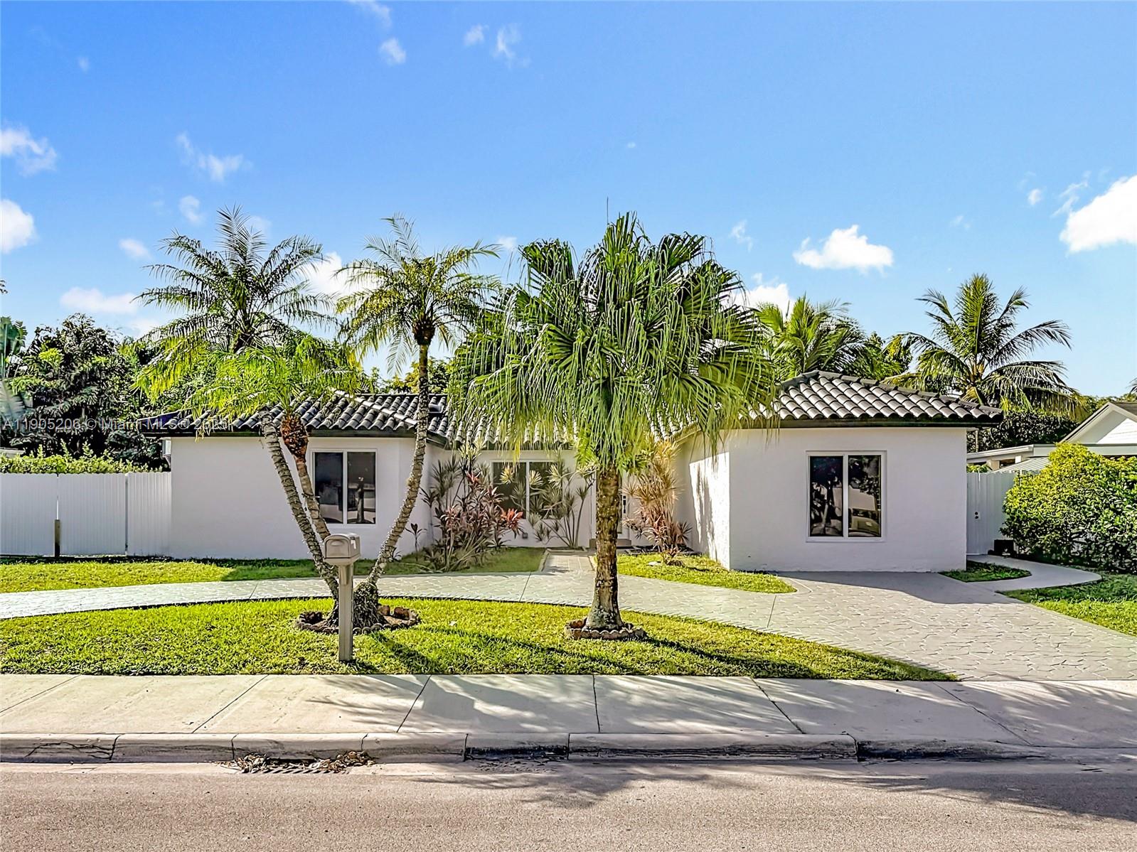 COUNTRY LAKE MANORS SEC 3 - Residential Lease