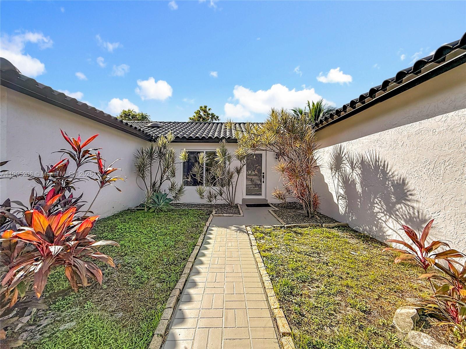 COUNTRY LAKE MANORS SEC 3 - Residential Lease