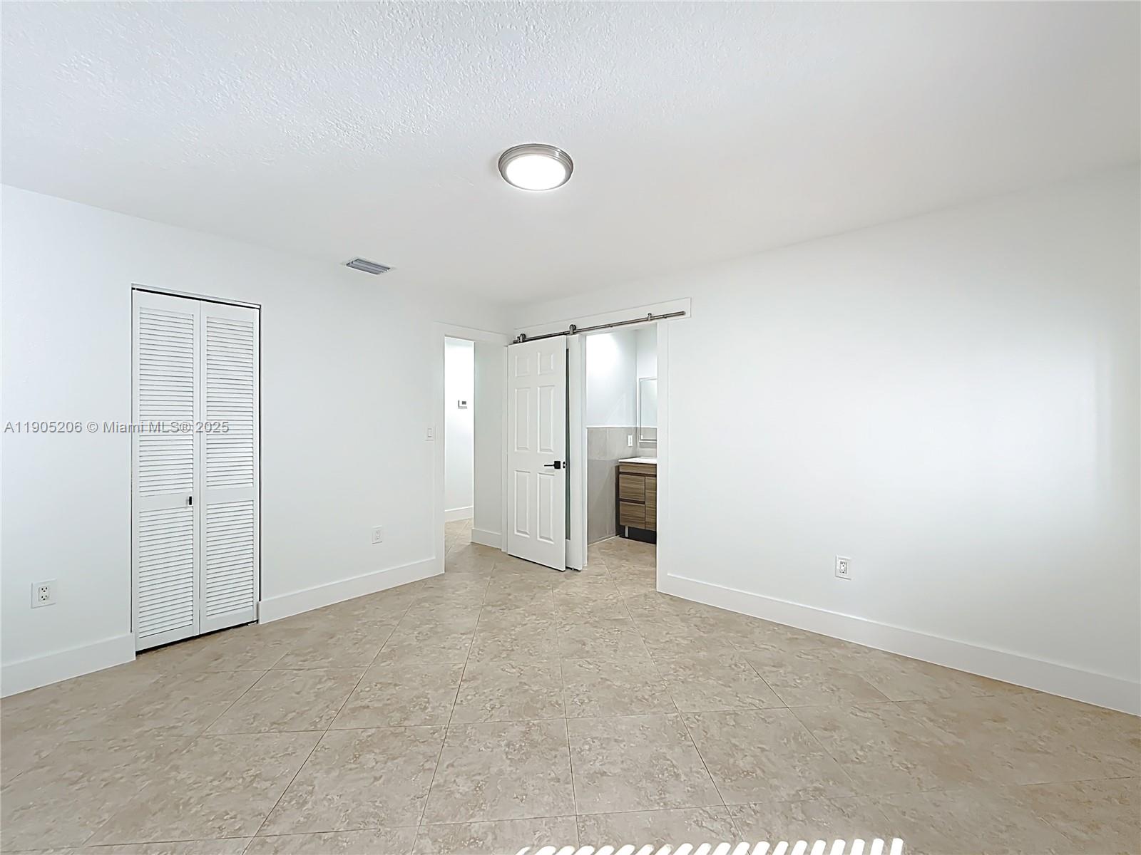 COUNTRY LAKE MANORS SEC 3 - Residential Lease