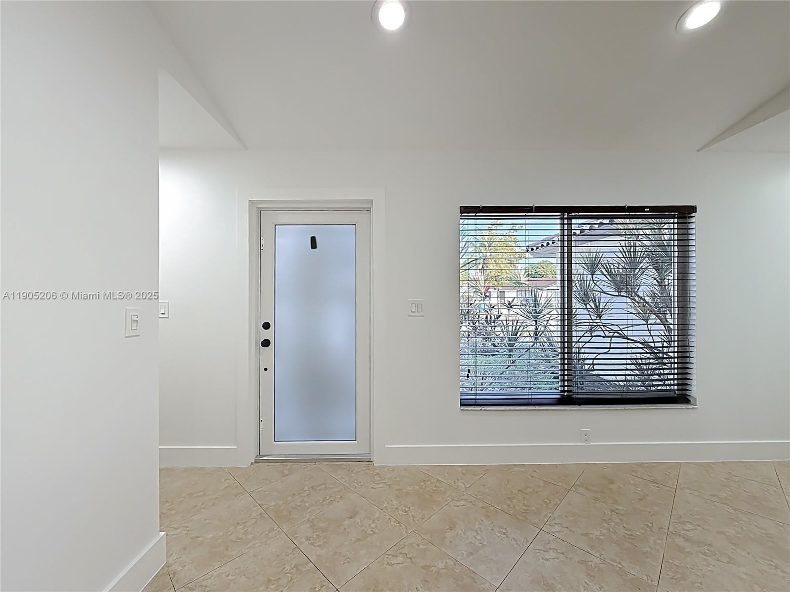 COUNTRY LAKE MANORS SEC 3 - Residential Lease