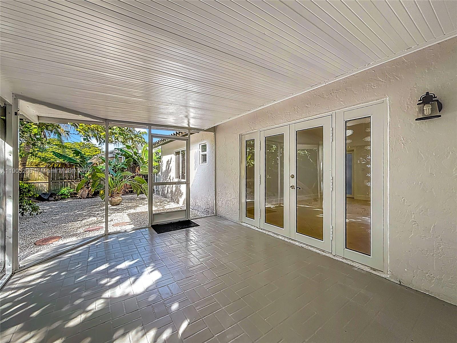 COUNTRY LAKE MANORS SEC 3 - Residential Lease