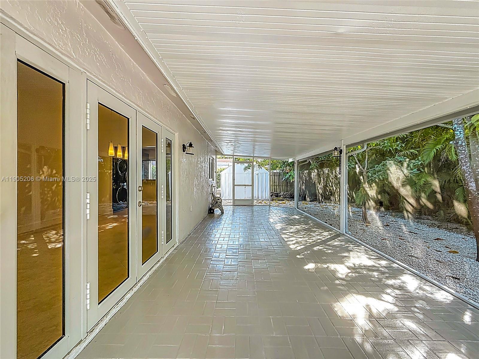 COUNTRY LAKE MANORS SEC 3 - Residential Lease