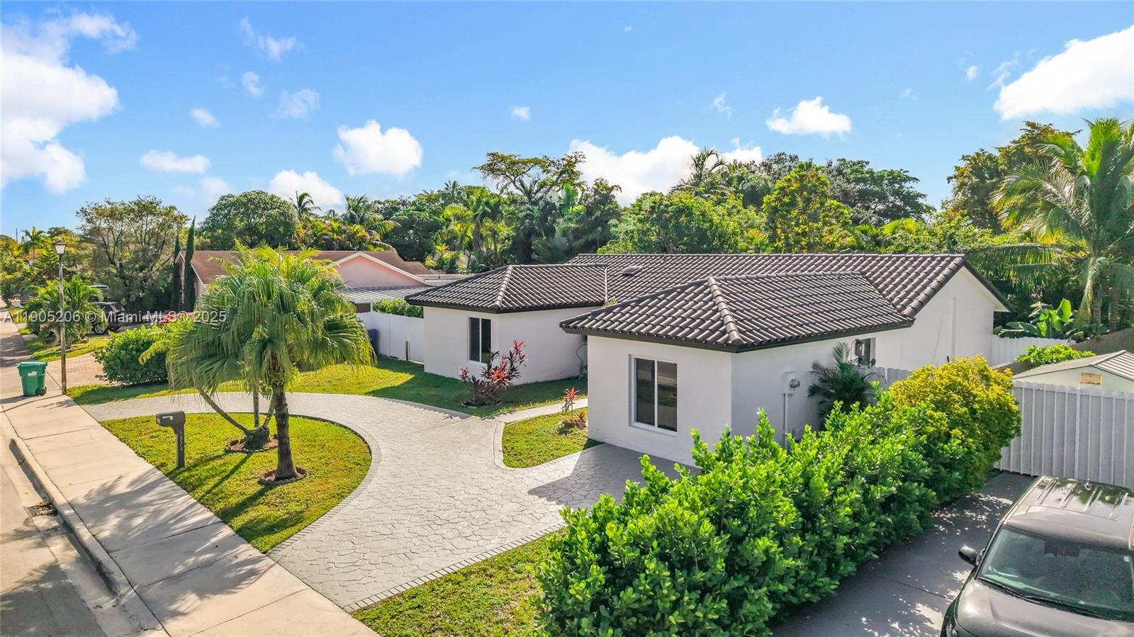 COUNTRY LAKE MANORS SEC 3 - Residential Lease