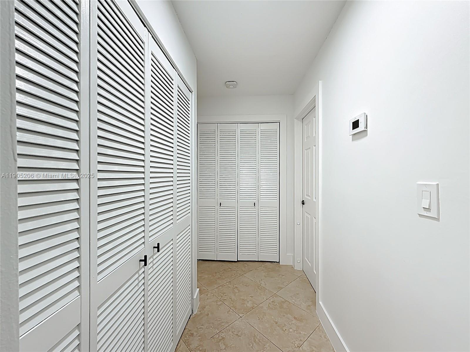 COUNTRY LAKE MANORS SEC 3 - Residential Lease