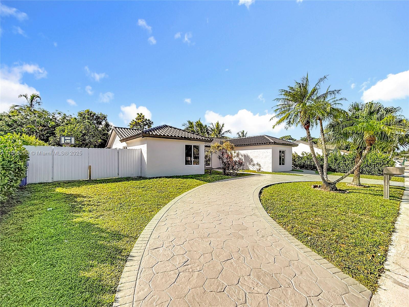 COUNTRY LAKE MANORS SEC 3 - Residential Lease