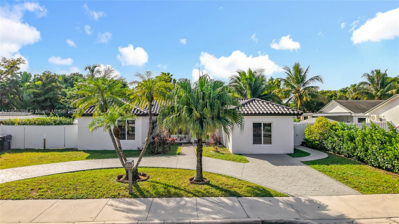 COUNTRY LAKE MANORS SEC 3 - Residential Lease