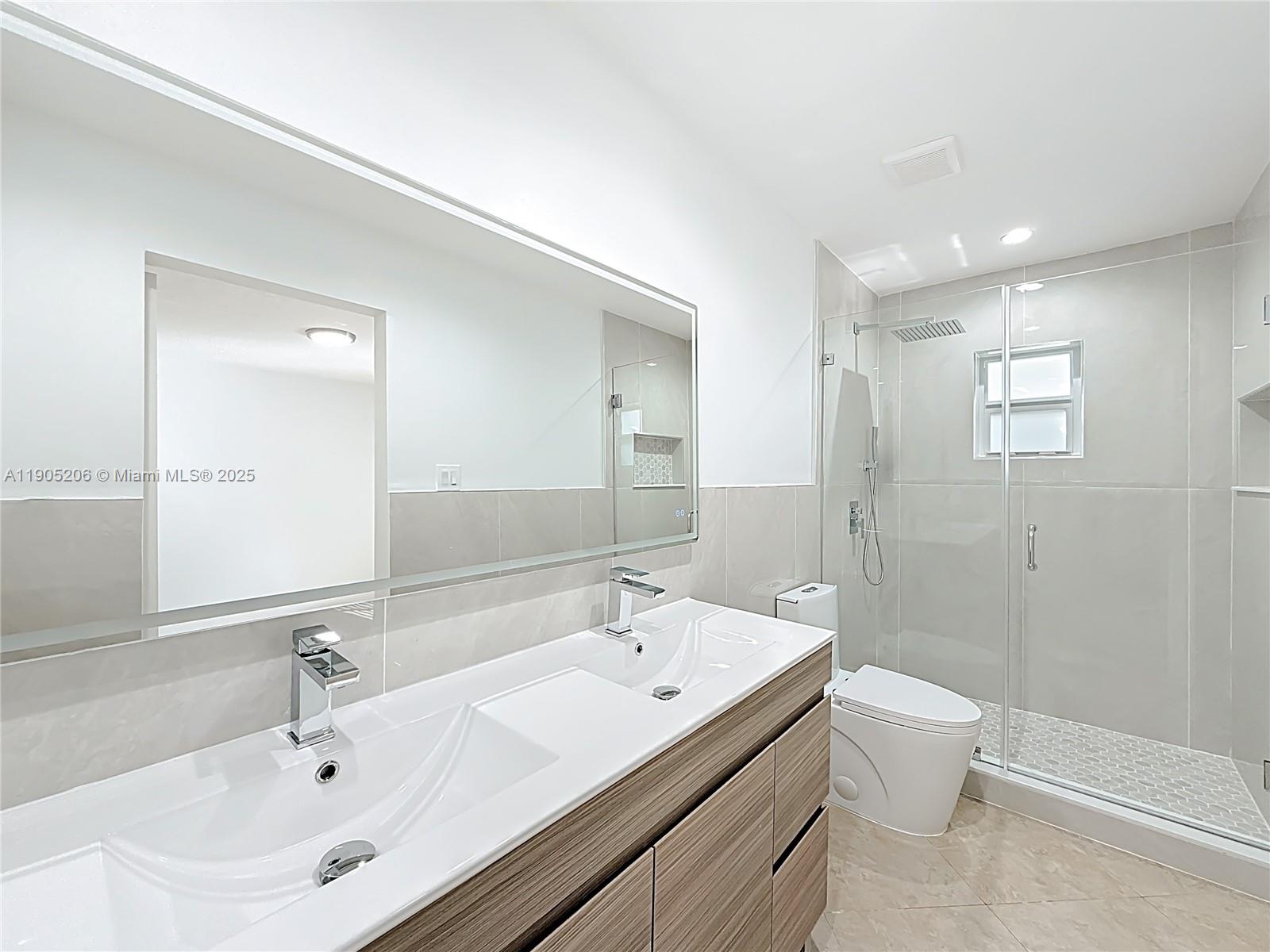 COUNTRY LAKE MANORS SEC 3 - Residential Lease