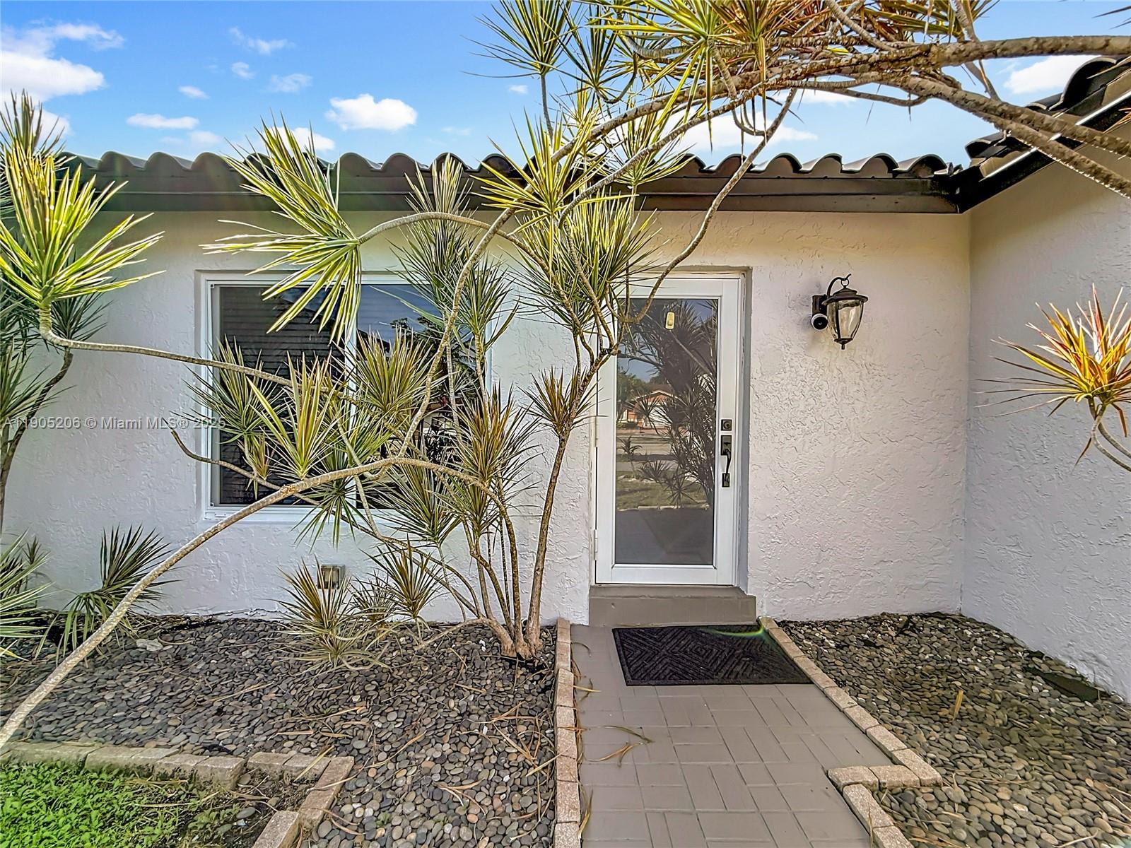 COUNTRY LAKE MANORS SEC 3 - Residential Lease