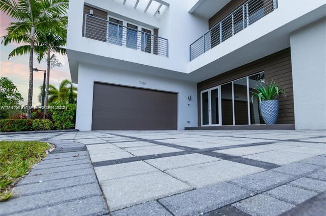 DORAL COMMONS RESIDENTIAL - Residential