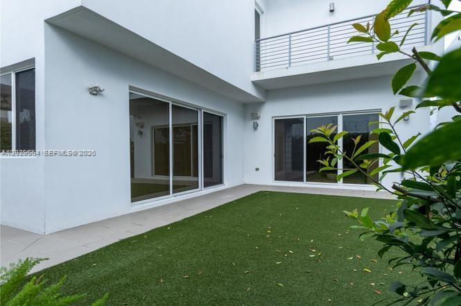 DORAL COMMONS RESIDENTIAL - Residential