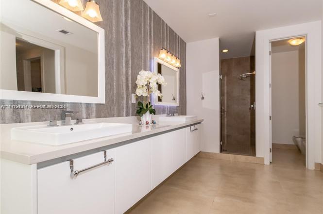 DORAL COMMONS RESIDENTIAL - Residential