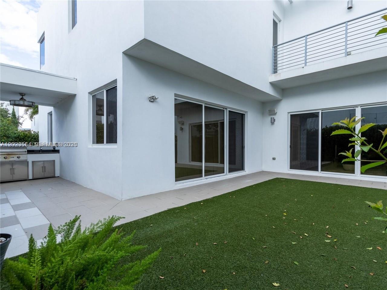 DORAL COMMONS RESIDENTIAL - Residential