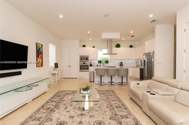 DORAL COMMONS RESIDENTIAL - Residential