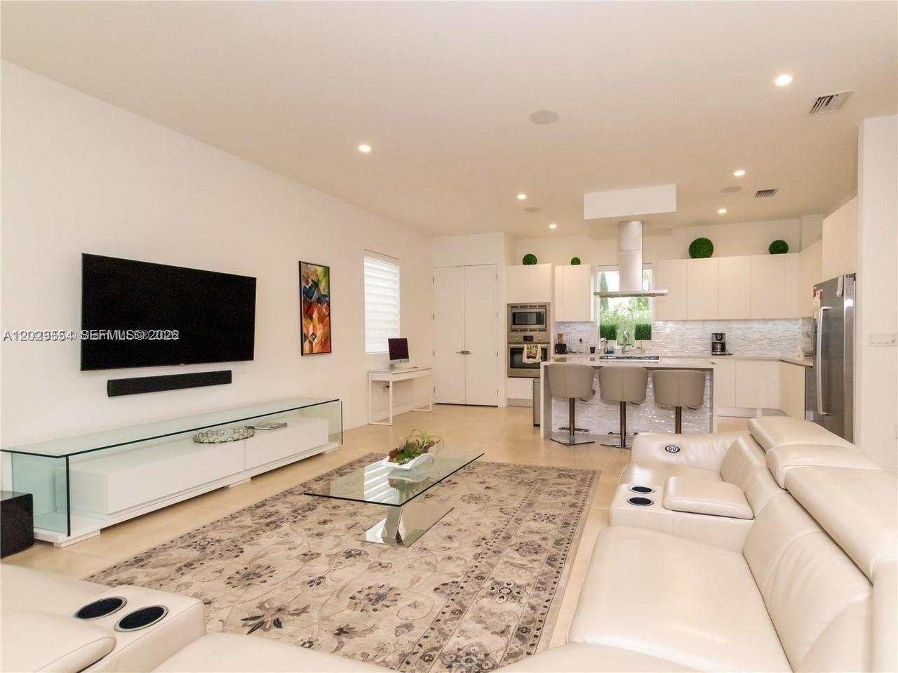DORAL COMMONS RESIDENTIAL - Residential
