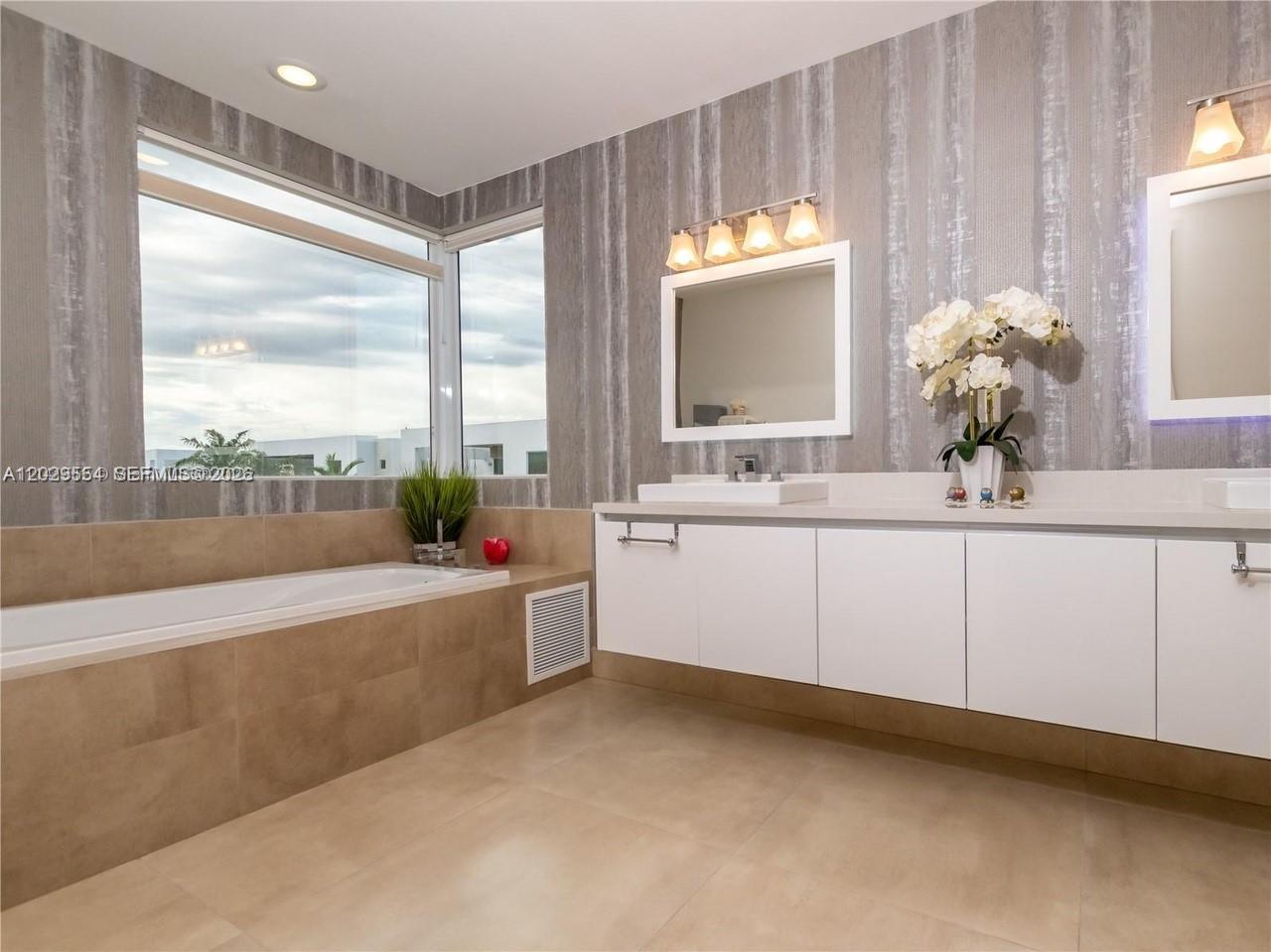 DORAL COMMONS RESIDENTIAL - Residential