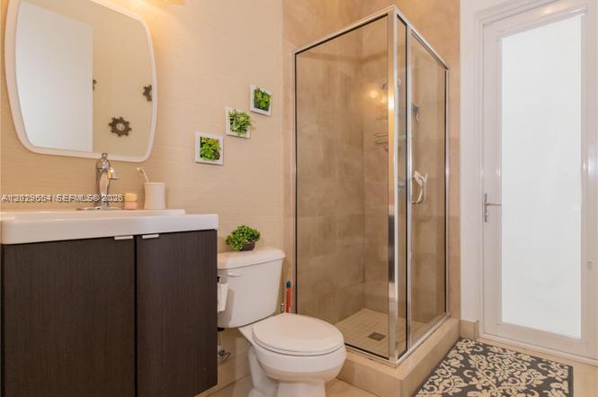 DORAL COMMONS RESIDENTIAL - Residential