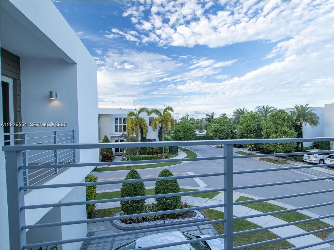 DORAL COMMONS RESIDENTIAL - Residential