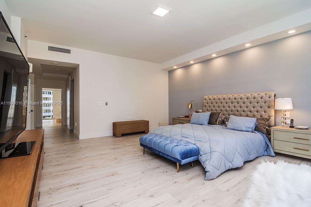 MEDITERRANEAN VILLAGE CON - Residential Lease