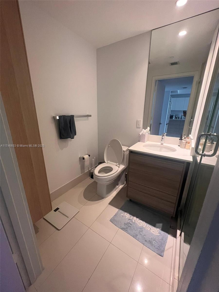 3401 MIDTOWN CONDO - Residential