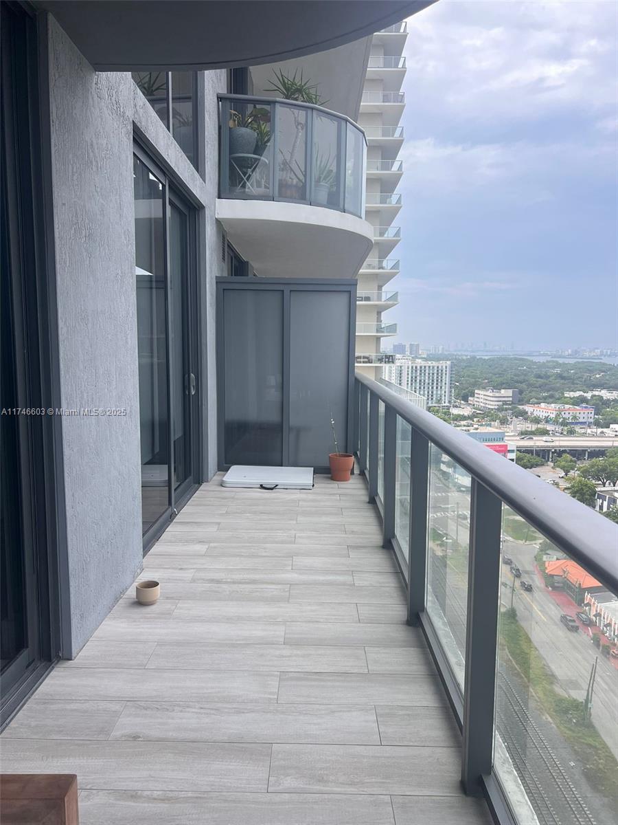 3401 MIDTOWN CONDO - Residential