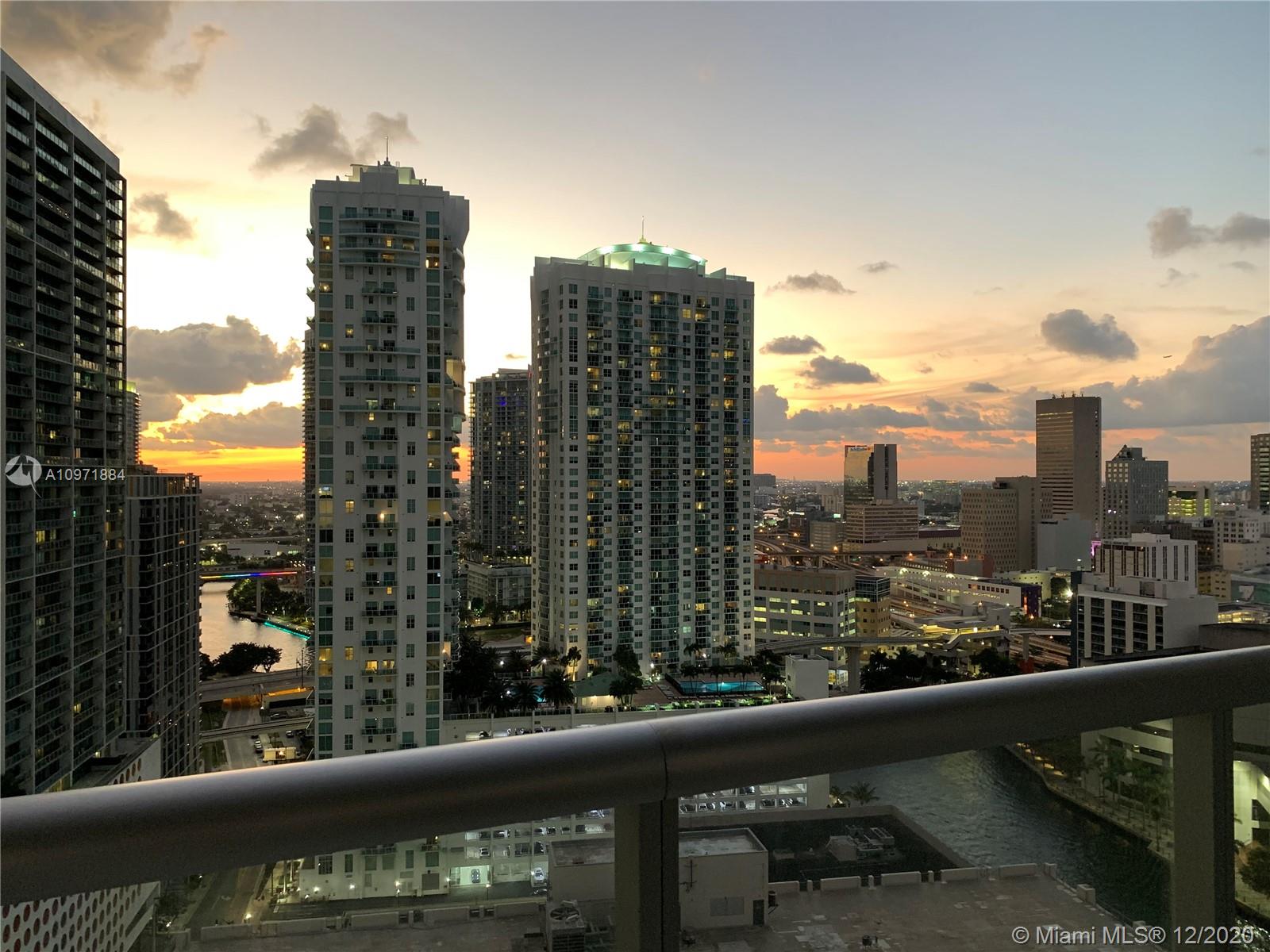 Beautiful 1 bed and 1 bath apartment. Totally furnished! Amazing City view.Water, internet, and basic cable included in rent. Amenities include a 5-star SPA, infinity pools, a great fitness center, free yoga, pilates, and spinning classes. 24-hour Concierge and Valet parking. First/last months in advance +security deposit equal to 1-month rent). THIS APARTMENT DOESN'T ALLOW SUBLEASING. Available until April 15th.***prices may vary depending on duration rent.