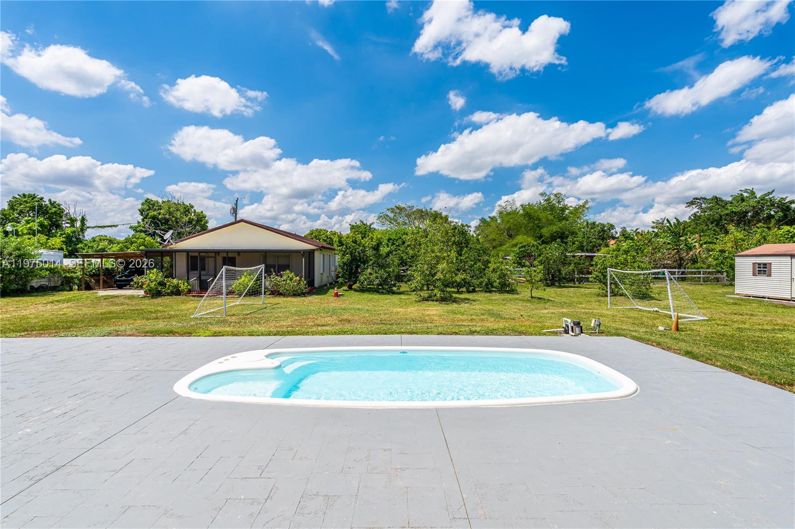 REDLANDS - Residential